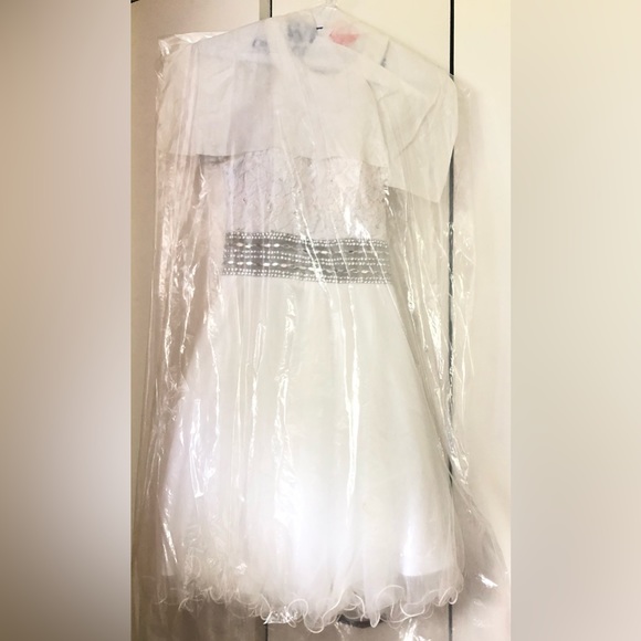 ‘The Perfect Dress’ White Halter Style with Sequins - Picture 2 of 4